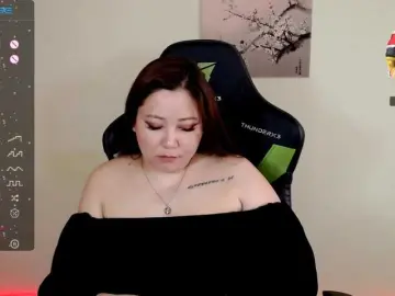 LisaAsianFlowerのBongacamsで今すぐ視聴可能なセックスカム