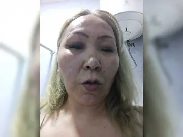 QweentisのBongacamsでライブセックス映像