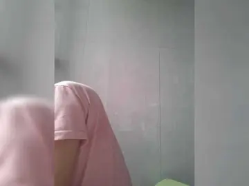 Selinababy99のBongacamsでヌードカメラ