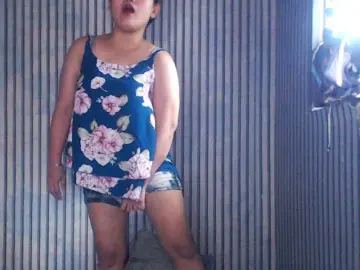 ladynakedpusyのBongacamsでプライベートチャット