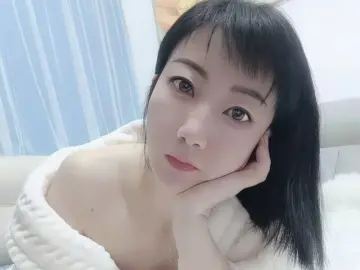 MLLiのLivejasminで高画質ウェブカメラ