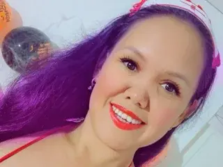 marilynbeautifullyhairybush20のStreamateでヌードカメラ
