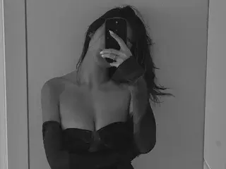 VeliaSaiのStreamateで今すぐ視聴可能なセックスカム