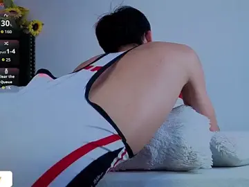 Levii_AckermannのStripchatで無料ポルノカメラ