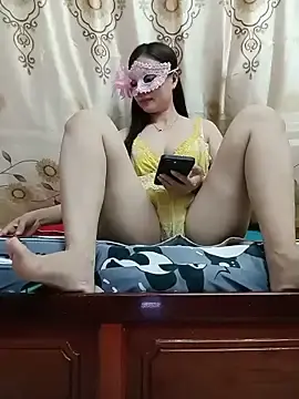 NgocQuyen2KのStripchatでライブセックス映像