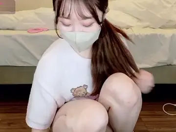 yura_ra_raのStripchatでアダルトカメラ配信