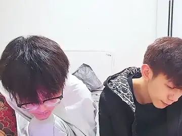 KK-cuteboyのStripchatで人気のアダルト配信