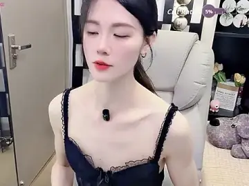 Yueyue-MMのStripchatで人気のアダルト配信