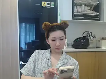 AsiagirllのStripchatでセックスカメラ