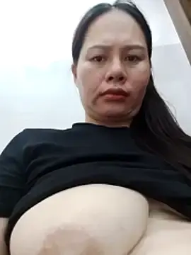 Baby-ladyass20のStripchatで人気のアダルト配信