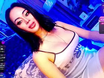 KYLIE_SHEMALEのStripchatでライブチャット