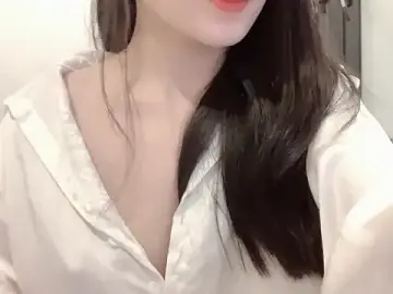 Lilyy-baeのStripchatで高画質ウェブカメラ